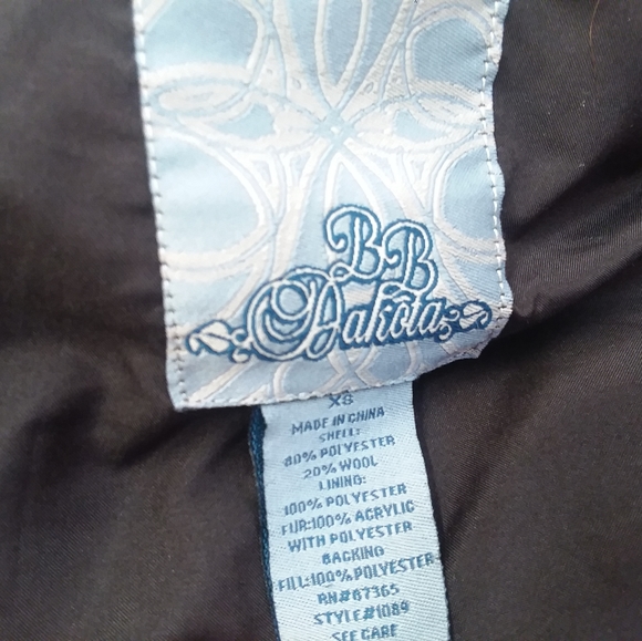 BB Dakota Wool Vest Fur Trimmed Hood - Picture 6 of 8